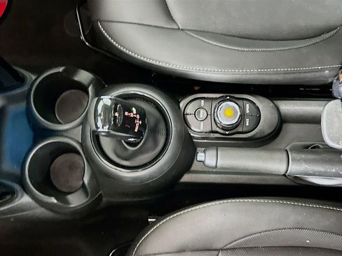 Used 2022 MINI Cooper 4-Door Hardtop image 16