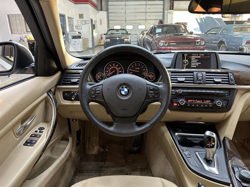 Used 2014 BMW 320i Sedan image 19