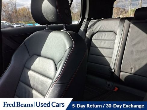 Used 2017 Volkswagen GTI SE image 18