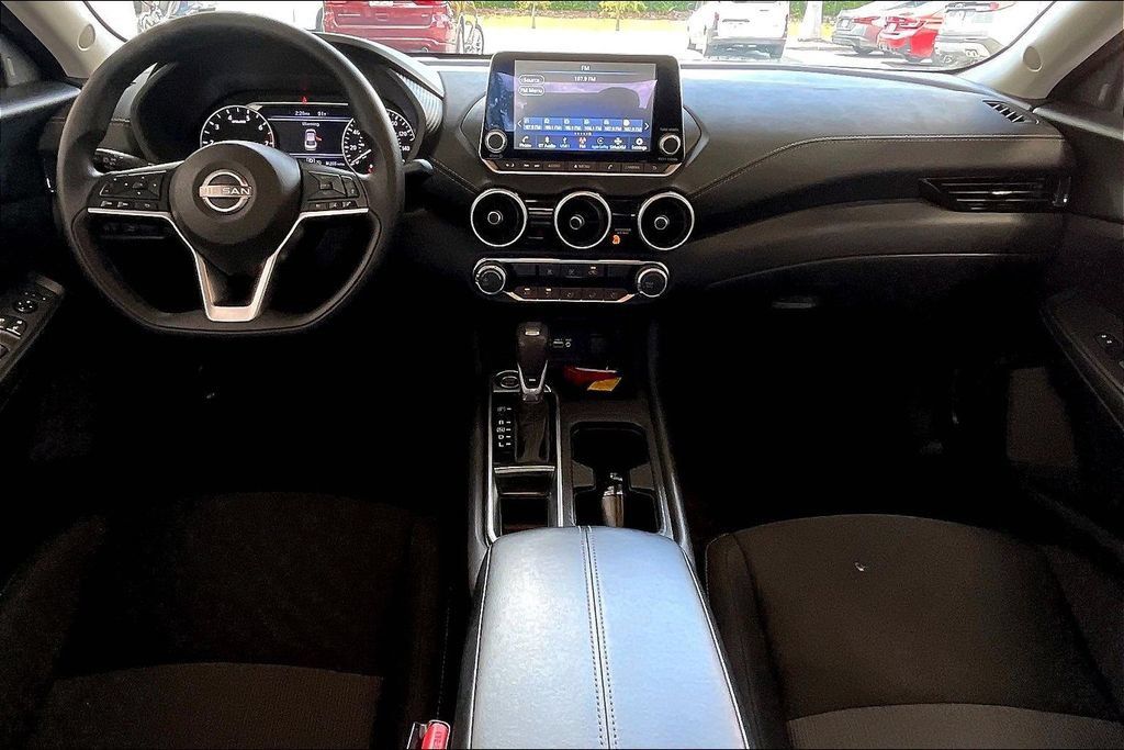Used 2025 Nissan Sentra SV FWD image 6