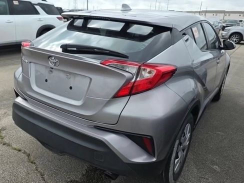 Used 2019 Toyota C-HR LE FWD image 12