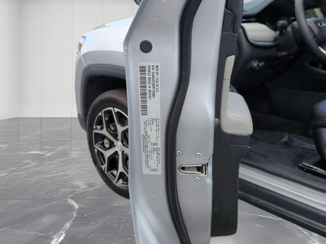 Used 2024 Jeep Compass Limited AWD/4WD image 34