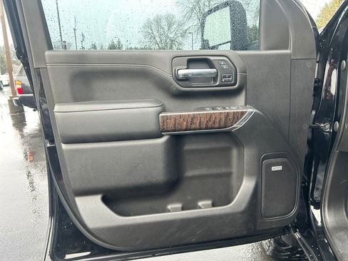 Used 2022 GMC Sierra 3500 Denali w/ Denali Ultimate Package image 22