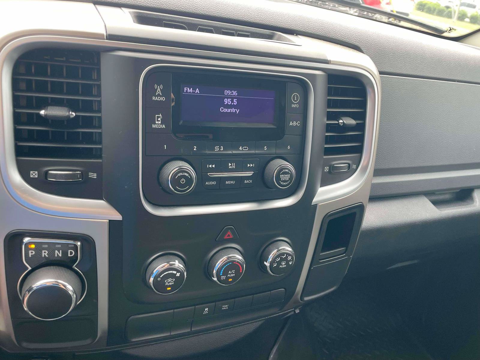 Used 2013 RAM 1500 Classic SLT w/ Remote Start & Security Group RWD image 16
