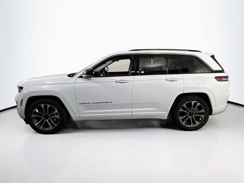 Used 2022 Jeep Grand Cherokee Overland AWD/4WD image 8