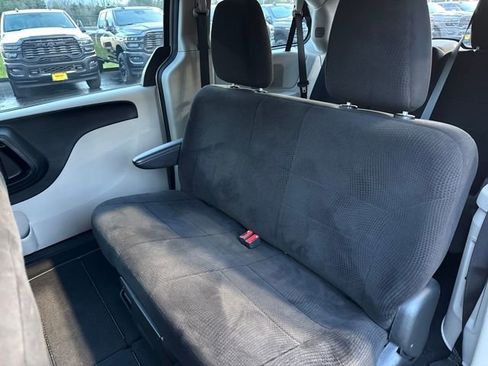 Used 2013 Dodge Grand Caravan American Value Package image 21