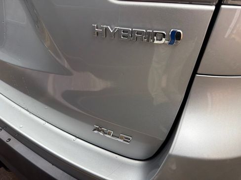 Used 2019 Toyota Highlander XLE AWD/4WD image 25