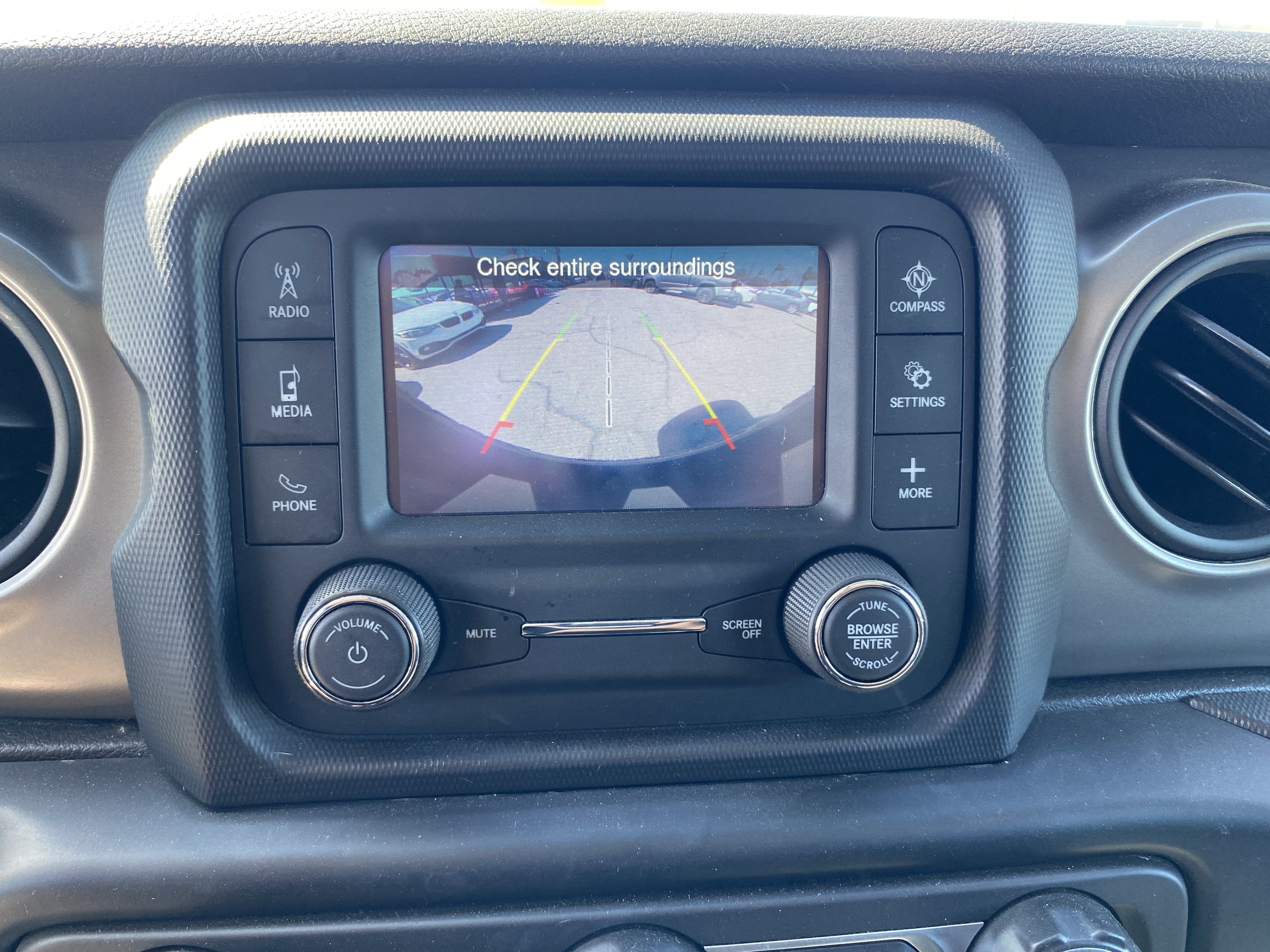 Used 2018 Jeep Wrangler Unlimited Sport AWD/4WD image 26