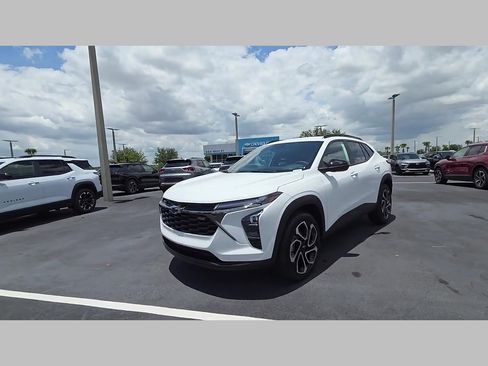 New 2026 Chevrolet Trax RS w/ Driver Confidence Package FWD image 24