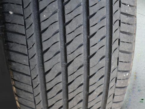 Certified 2021 Toyota Camry LE image 27