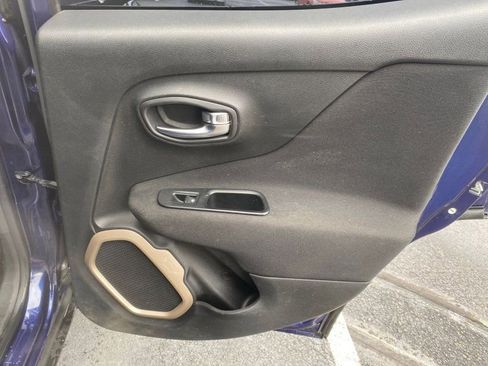 Used 2016 Jeep Renegade Sport w/ Power & Air Group image 29