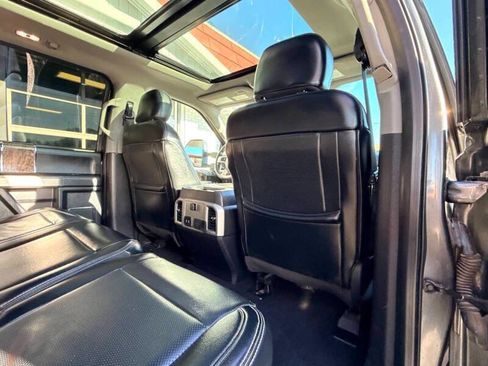 Used 2019 Ford F250 Lariat w/ Lariat Ultimate Package AWD/4WD image 36