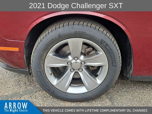 Used 2021 Dodge Challenger SXT w/ Driver Convenience Group RWD image 17