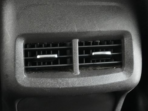 Used 2024 Chevrolet Equinox LT image 40