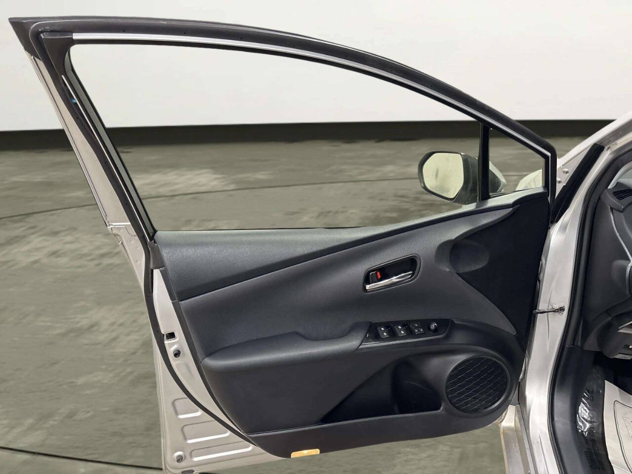 Used 2016 Toyota Prius Two FWD image 13
