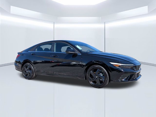 Certified 2026 Hyundai Elantra SEL Sport Premium FWD image 2