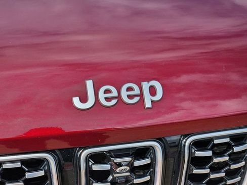 Certified 2025 Jeep Grand Cherokee Summit AWD/4WD image 11