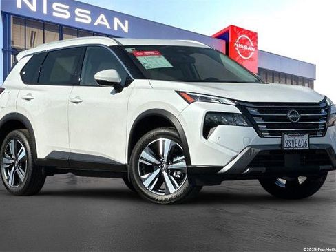 Certified 2025 Nissan Rogue SL image 1