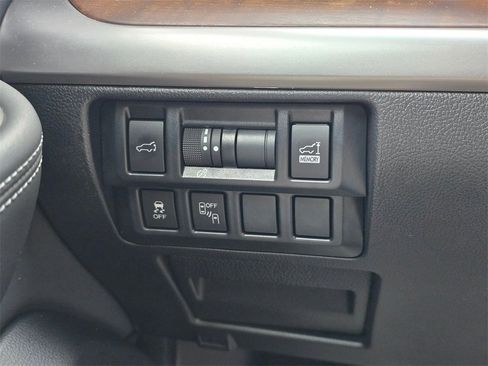 Used 2018 Subaru Outback 2.5i Limited w/ Popular Package #2 image 18