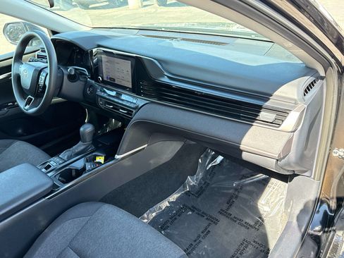 Used 2025 Toyota Camry LE FWD image 18