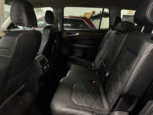 Used 2025 Volkswagen Atlas SE image 17