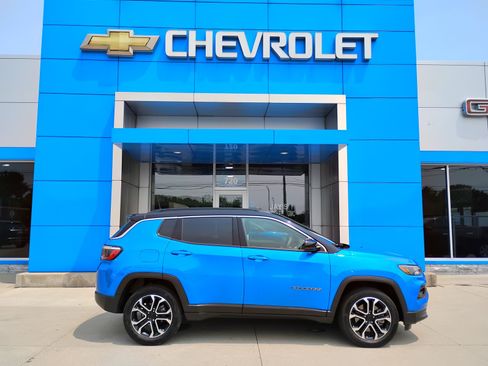 Used 2023 Jeep Compass Limited AWD/4WD image 5