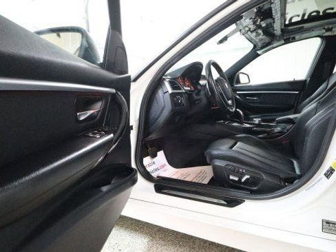Used 2016 BMW 328i xDrive Sedan AWD/4WD image 9