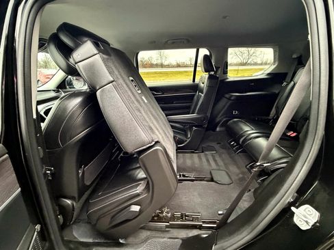 Used 2022 Jeep Grand Cherokee L Limited image 24