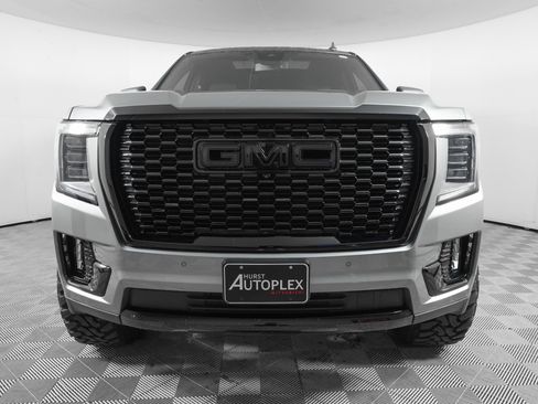 Used 2023 GMC Yukon Denali image 3
