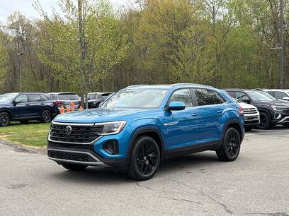 Used 2025 Volkswagen Atlas Cross Sport SE w/ Panoramic Sunroof Package