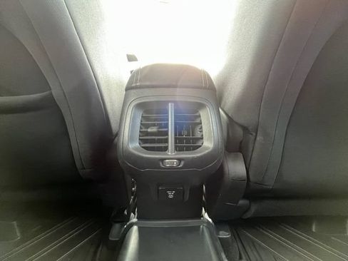 Used 2016 Jeep Cherokee Latitude FWD image 30
