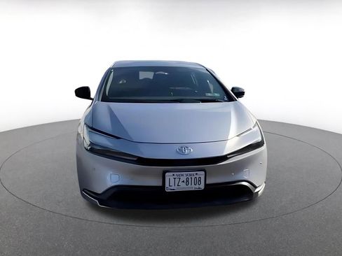 Used 2025 Toyota Prius LE image 11
