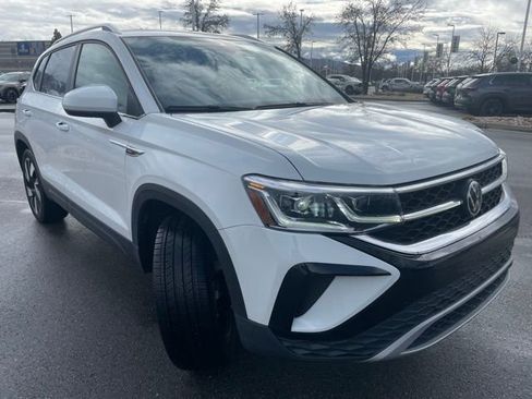 Used 2024 Volkswagen Taos SEL image 9