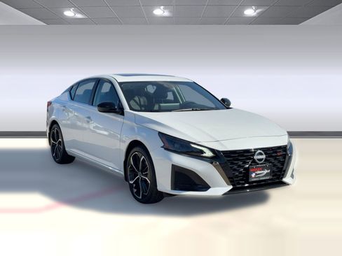 New 2025 Nissan Altima 2.5 SR w/ SR Premium Package image 7