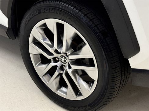 Used 2023 Toyota RAV4 XLE Premium image 11