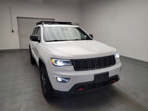 Used 2020 Jeep Grand Cherokee Trailhawk w/ Trailhawk Luxury Group AWD/4WD image 14