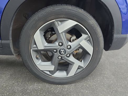 Used 2022 Hyundai Venue Limited w/ Cargo Package FWD image 30