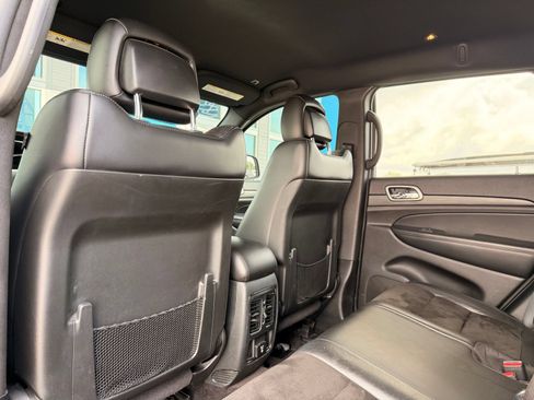 Used 2019 Jeep Grand Cherokee Altitude AWD/4WD image 21