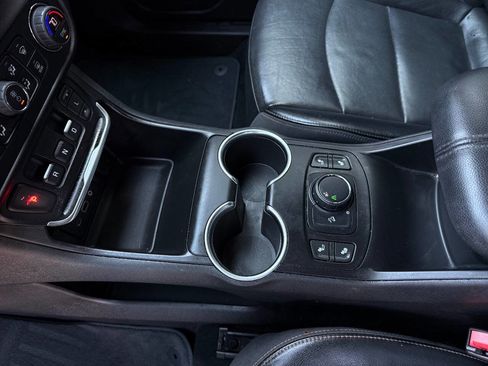 Used 2019 GMC Terrain SLT image 16