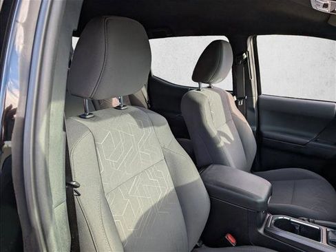 Certified 2017 Toyota Tacoma TRD Sport image 17