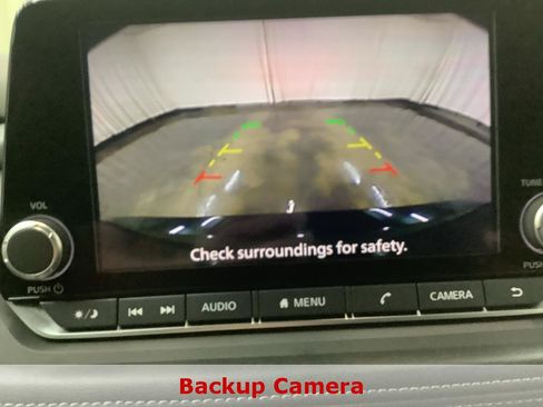 Used 2025 Nissan Rogue SV FWD image 17