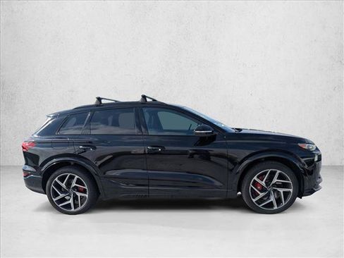 Used 2025 Audi SQ6 e-tron Premium Plus AWD/4WD image 4