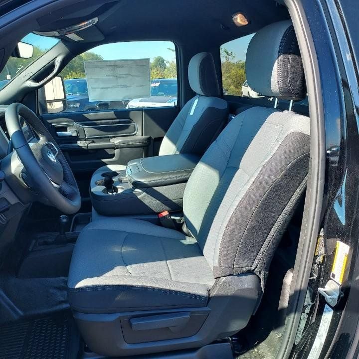 New 2024 RAM 5500 4x4 Regular Cab image 2