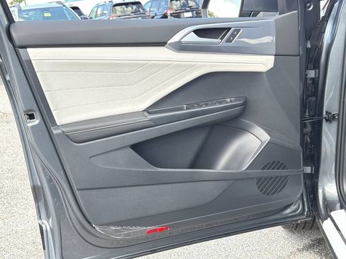 New 2026 Volkswagen Taos SEL AWD/4WD image 14