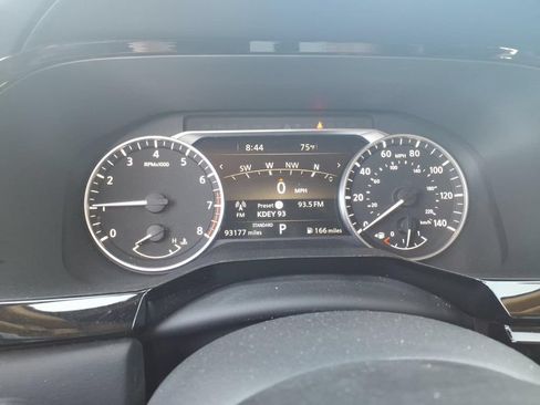 Used 2022 Nissan Pathfinder SL FWD image 15