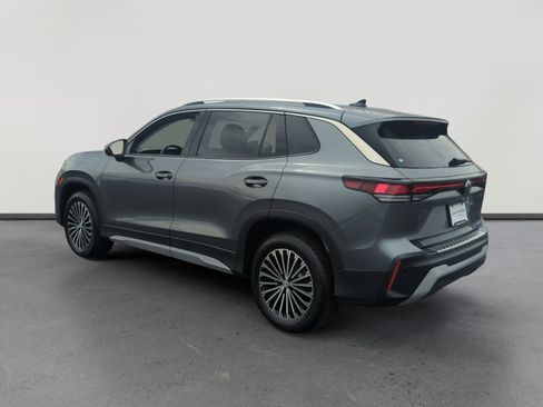 Used 2025 Volkswagen Tiguan S w/ 18" Wheel Package image 3