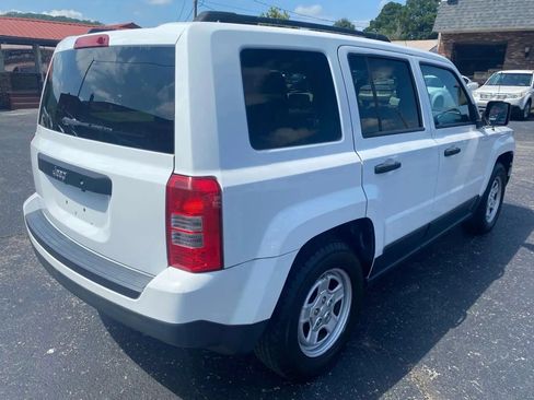 Used 2014 Jeep Patriot Sport FWD image 5