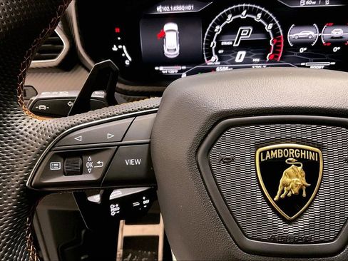 Used 2022 Lamborghini Urus image 23
