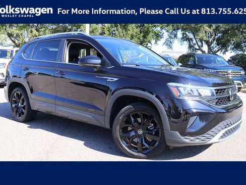 Certified 2023 Volkswagen Taos SE w/ Black Wheel Package image 1