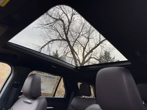 New 2026 Ford Explorer Platinum image 19